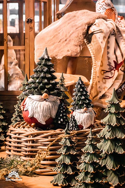Figurines de gnomes à bonnets en forme de sapin